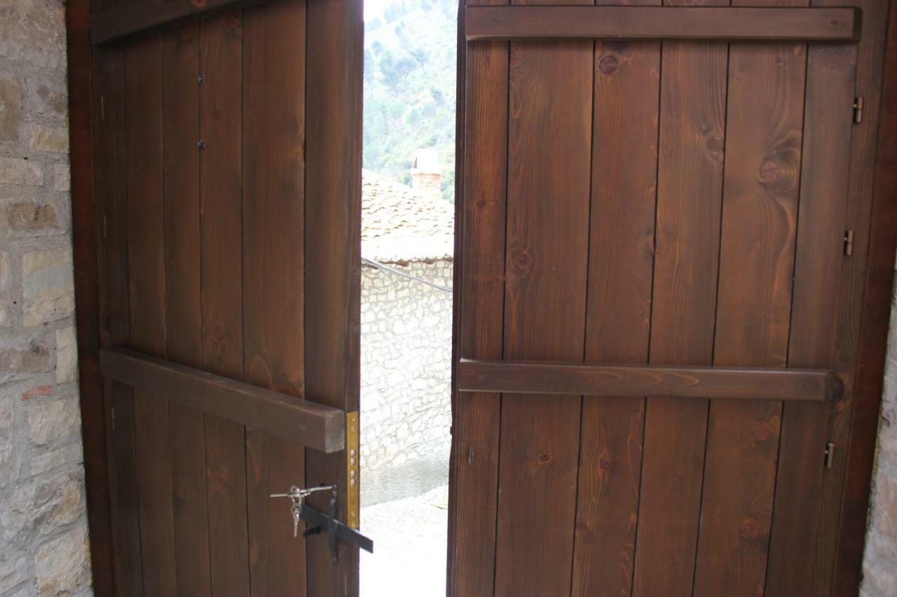 Guesthouse Arjan Berat Kültér fotó