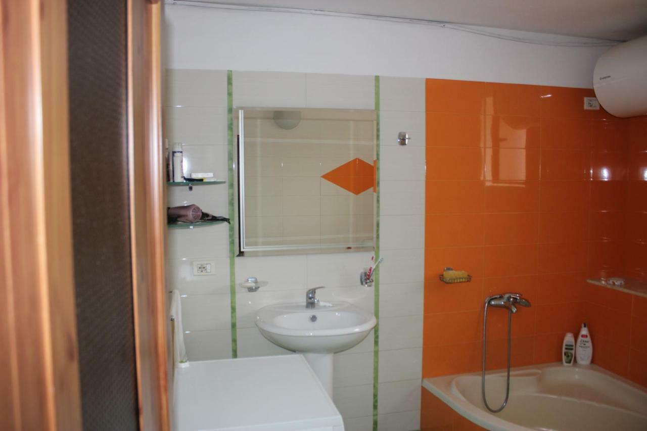 Guesthouse Arjan Berat Kültér fotó