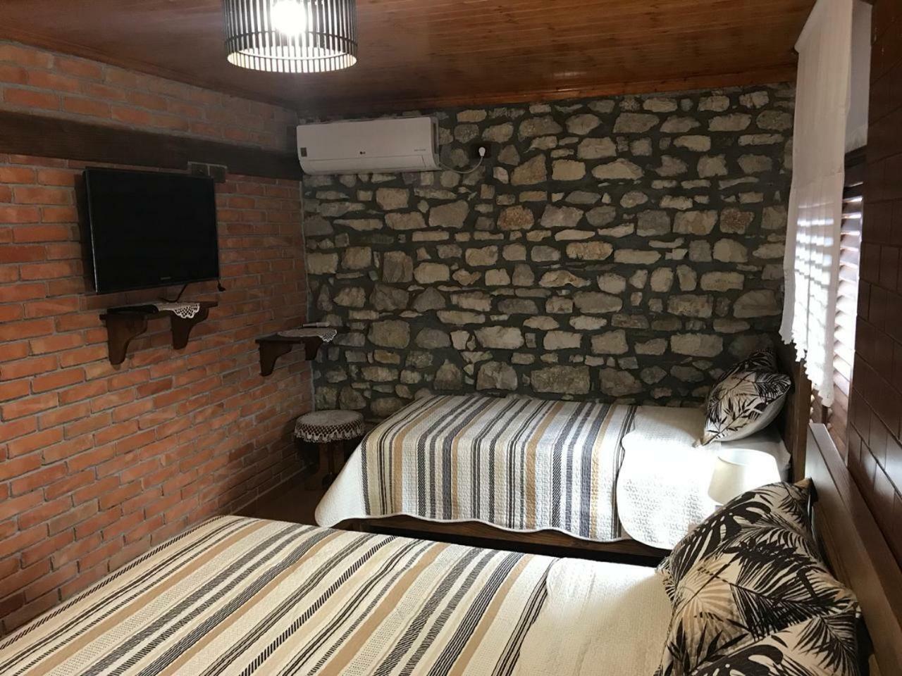 Guesthouse Arjan Berat Kültér fotó