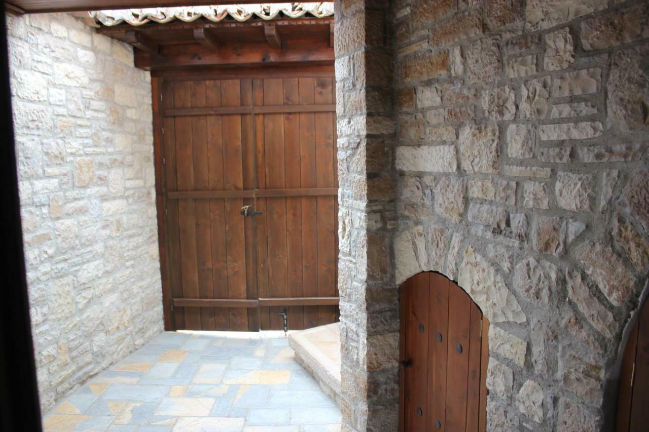 Guesthouse Arjan Berat Kültér fotó