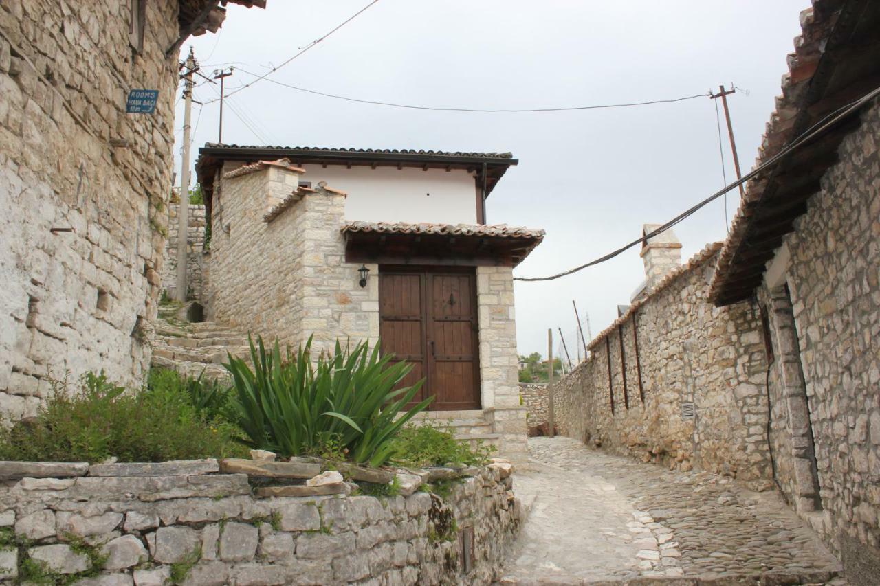 Guesthouse Arjan Berat Kültér fotó